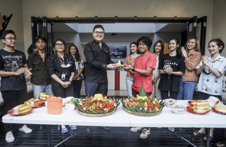 IDN Pictures Siap Memproduksi Film Terbarunya Bertajuk “Sebuah Seni untuk Memahami Kekasih” dan “Qorin”