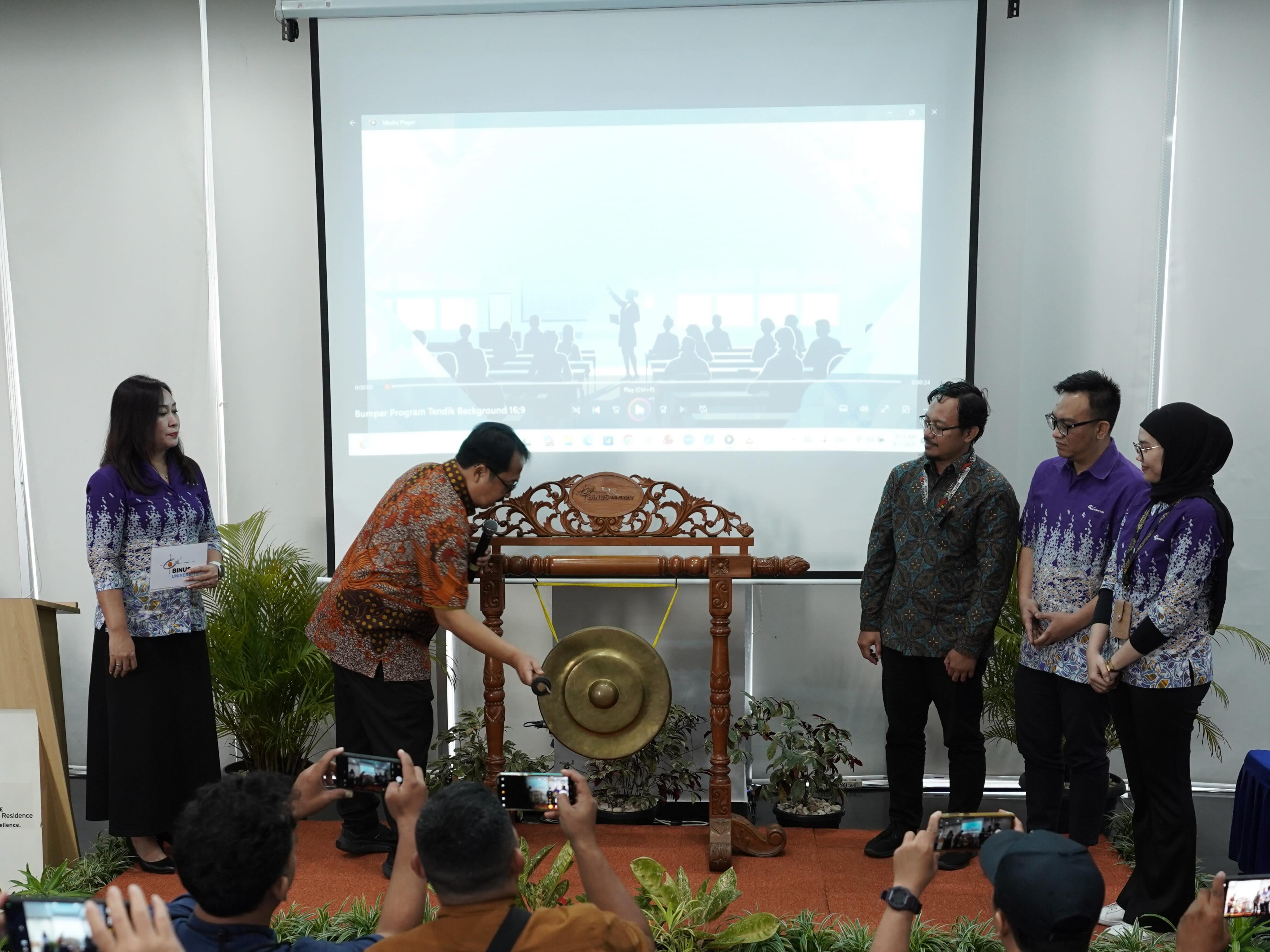 Peran Humas Perguruan Tinggi Semakin Strategis di Era Digital, BINUS dan Kemdiktisaintek Perkuat Kompetensi SDM